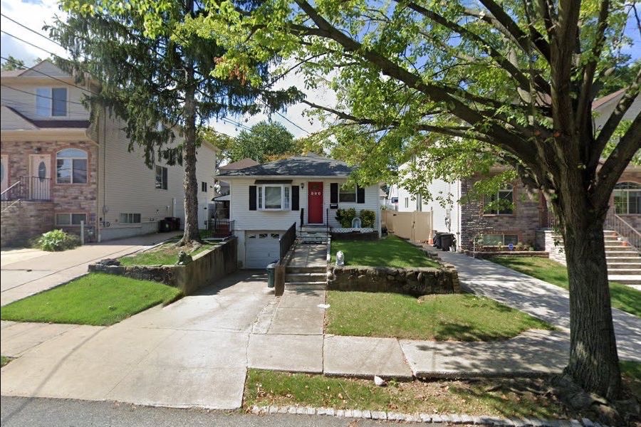 Detached home at 590 Woolley Avenue